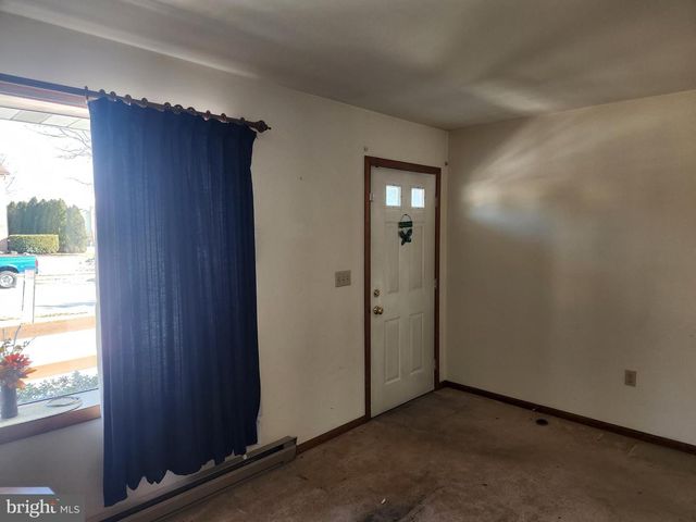 12 HEMLOCK CIR, Elizabethtown, PA 17022