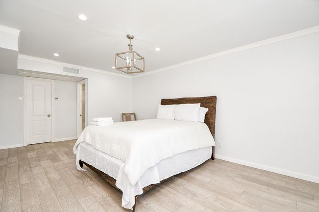 2619 Marilee Lane 2, Houston, TX 77057