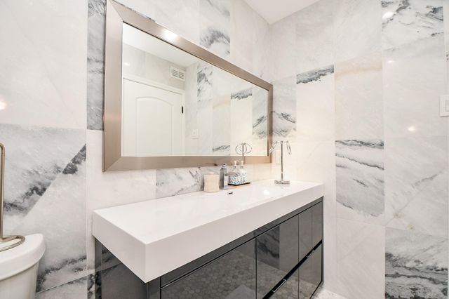 2619 Marilee Lane 2, Houston, TX 77057