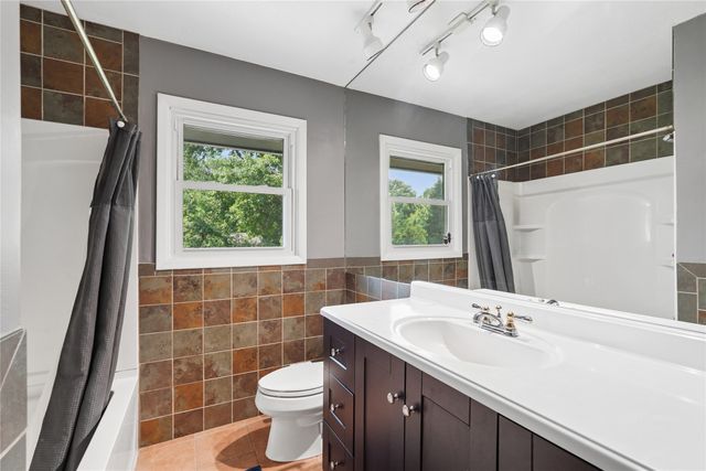 2816 Watrous Avenue, Des Moines, IA 50321