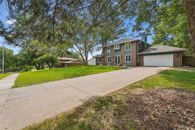 2816 Watrous Avenue, Des Moines, IA 50321
