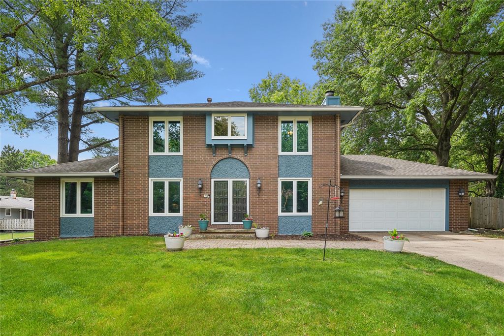 2816 Watrous Avenue, Des Moines, IA 50321