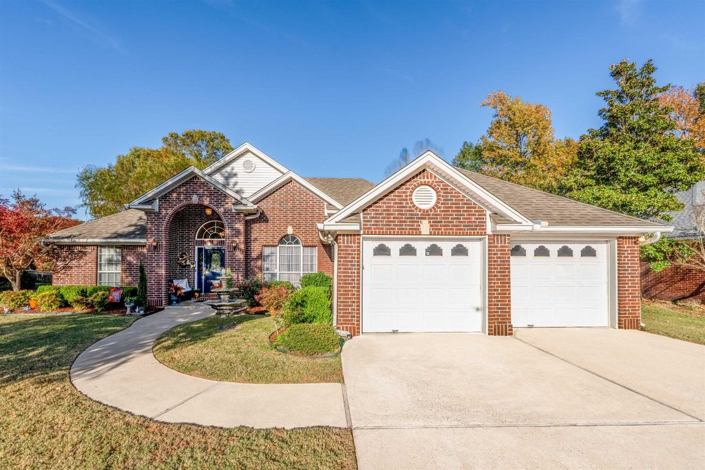 168 Calais Dr, Maumelle, AR 72113