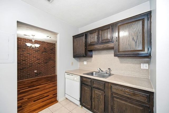 123 Elm St C9, Quincy, MA 02169