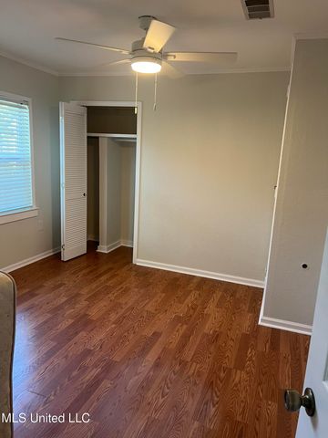 285 Venetian Gardens, Gulfport, MS 39507