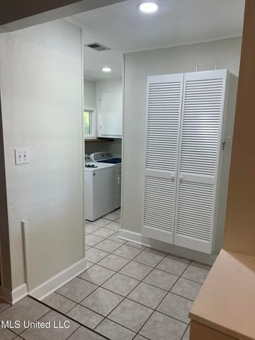 285 Venetian Gardens, Gulfport, MS 39507