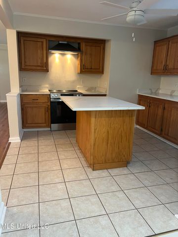 285 Venetian Gardens, Gulfport, MS 39507