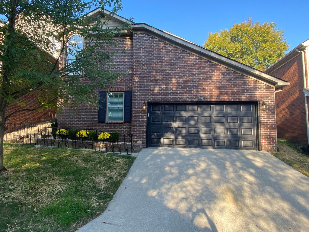 2284 Valencia Drive, Lexington, KY 40513