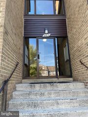 565 FLORIDA AVE #203, Herndon, VA 20170
