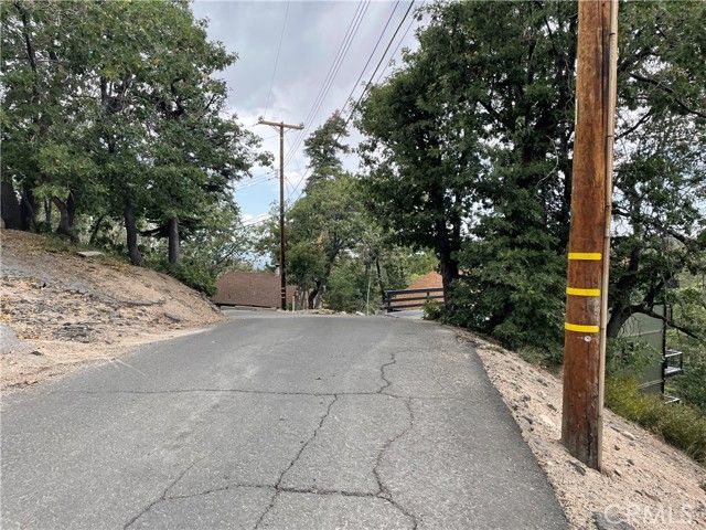 33462 Angeles Drive, Green Valley Lake, CA 92341