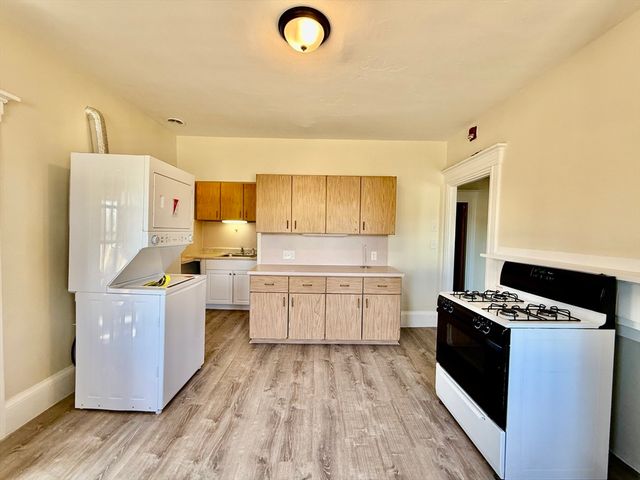 84 Pearl St 2F, Stoughton, MA 02072