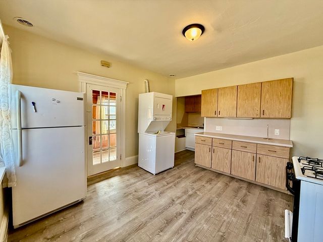 84 Pearl St 2F, Stoughton, MA 02072