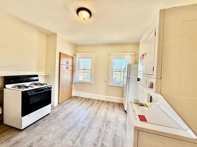 84 Pearl St 2F, Stoughton, MA 02072