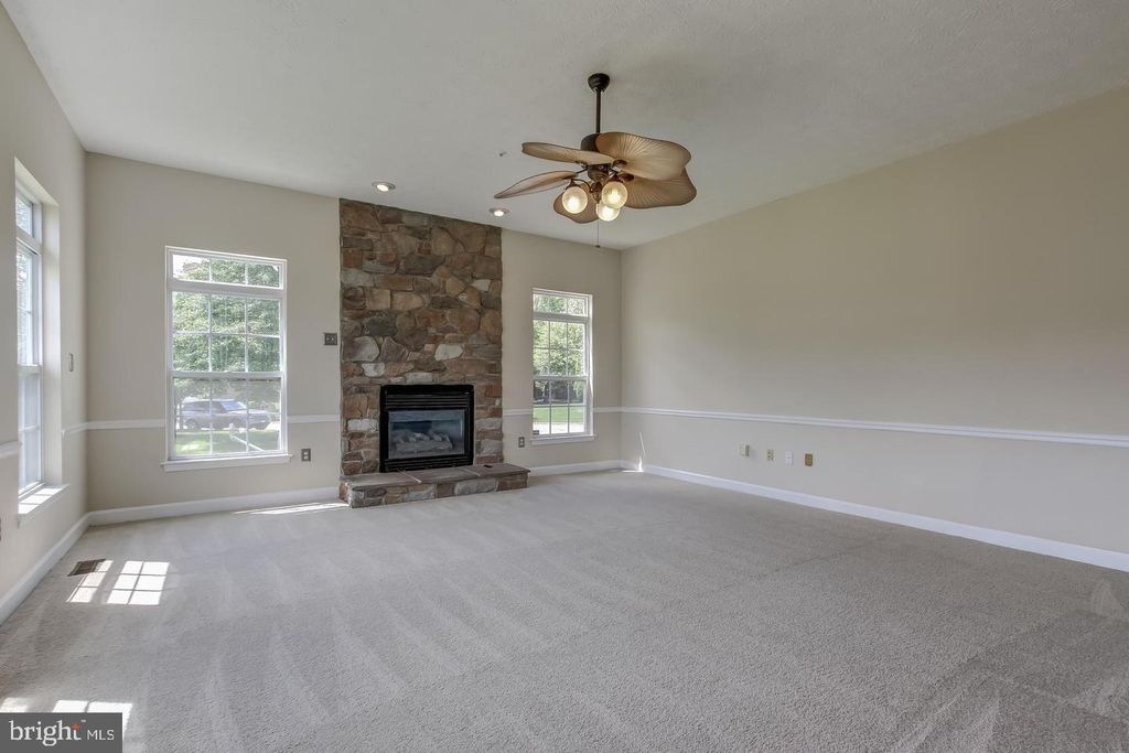 Image 11 of property listing at 9700 RIDER CT, Fort Washington, MD 20744