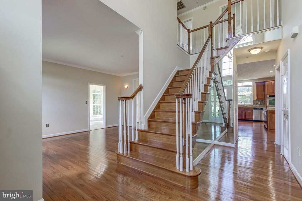 Image 4 of property listing at 9700 RIDER CT, Fort Washington, MD 20744