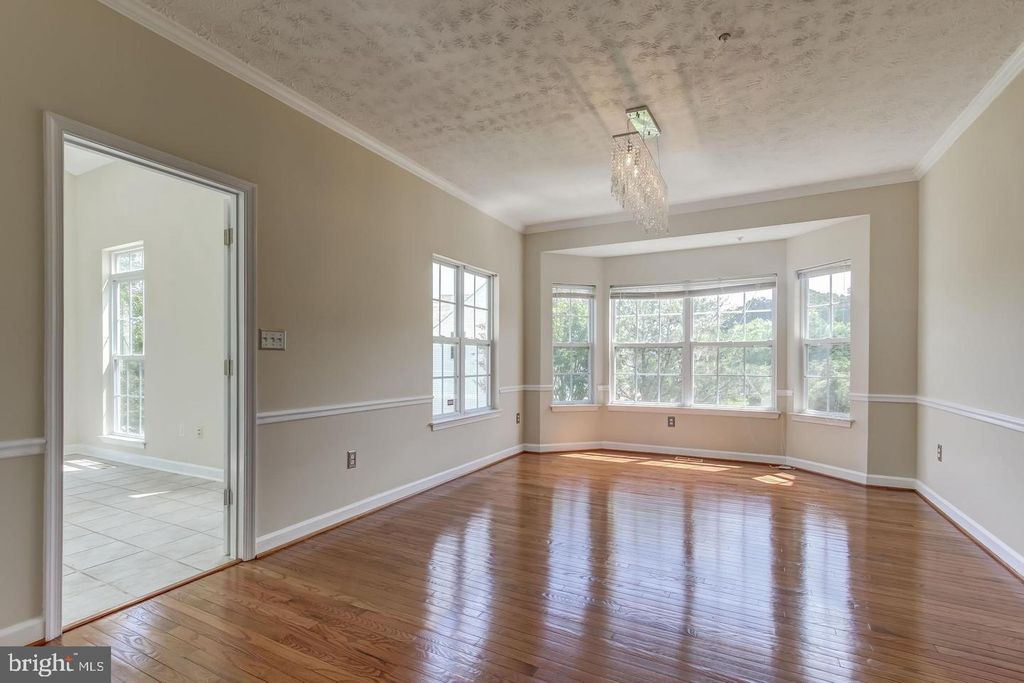 Image 5 of property listing at 9700 RIDER CT, Fort Washington, MD 20744