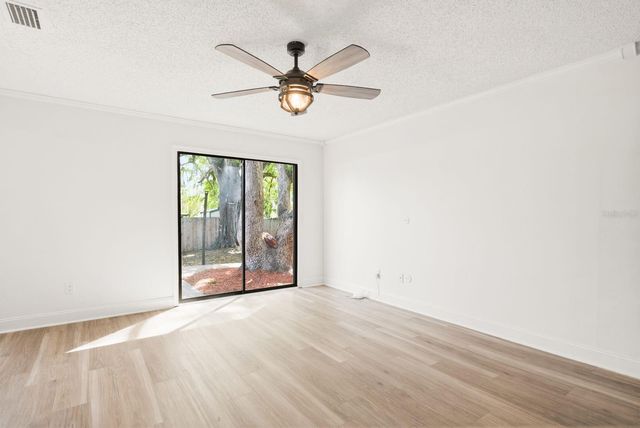 2204 HOWARD LANE, Tampa, FL 33612