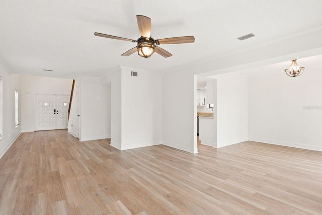 2204 HOWARD LANE, Tampa, FL 33612