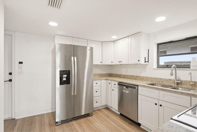 2204 HOWARD LANE, Tampa, FL 33612