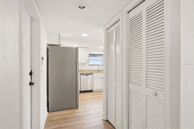 2204 HOWARD LANE, Tampa, FL 33612