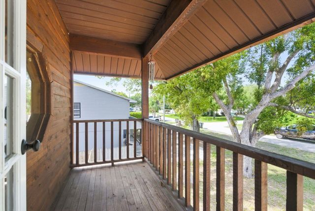 2204 HOWARD LANE, Tampa, FL 33612