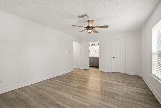 2204 HOWARD LANE, Tampa, FL 33612