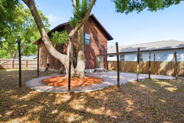 2204 HOWARD LANE, Tampa, FL 33612