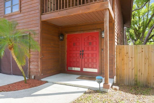 2204 HOWARD LANE, Tampa, FL 33612