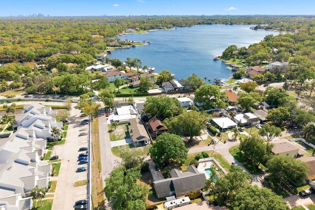 2204 HOWARD LANE, Tampa, FL 33612