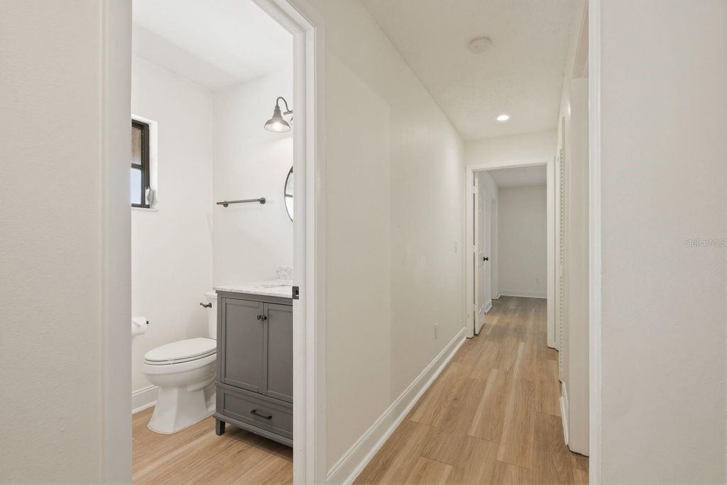 Image 21 of property listing at 2204 HOWARD LANE, Tampa, FL 33612