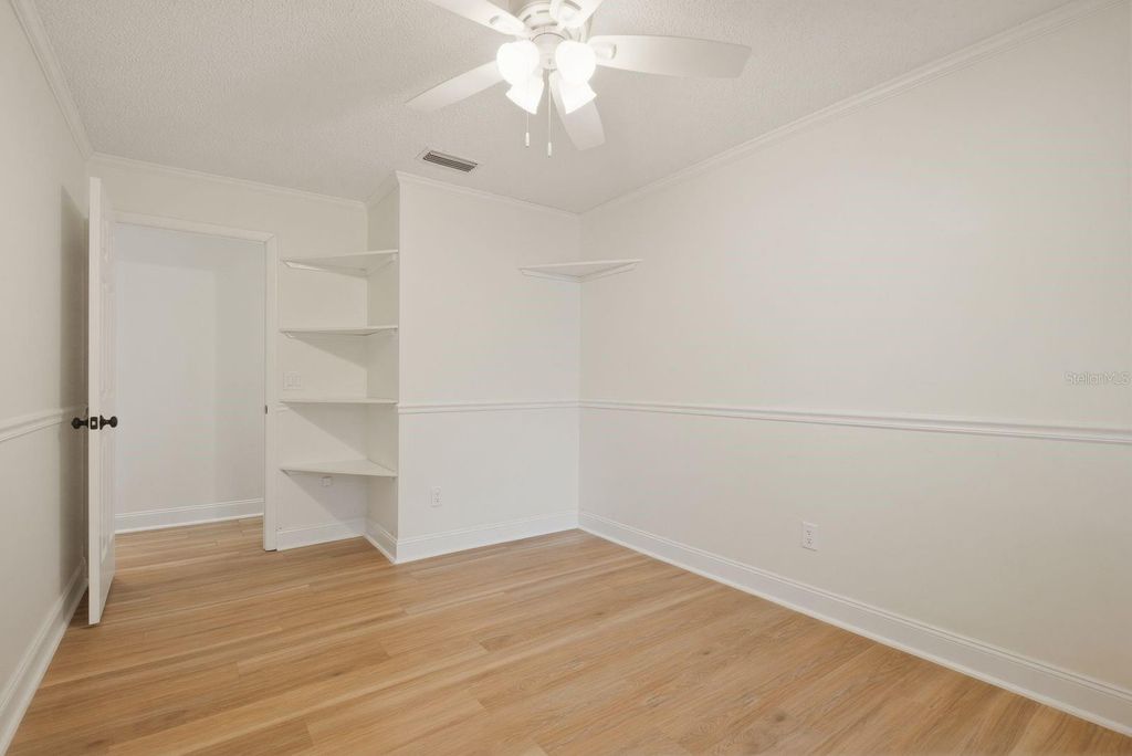 Image 28 of property listing at 2204 HOWARD LANE, Tampa, FL 33612