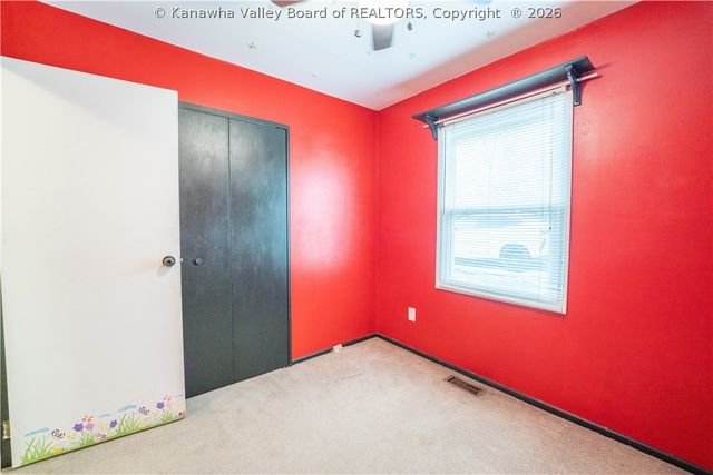 3 Surrey Drive, Hurricane, WV 25526