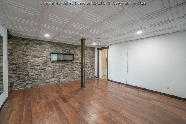 3 Surrey Drive, Hurricane, WV 25526