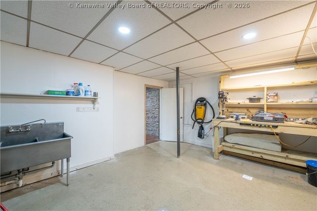 3 Surrey Drive, Hurricane, WV 25526