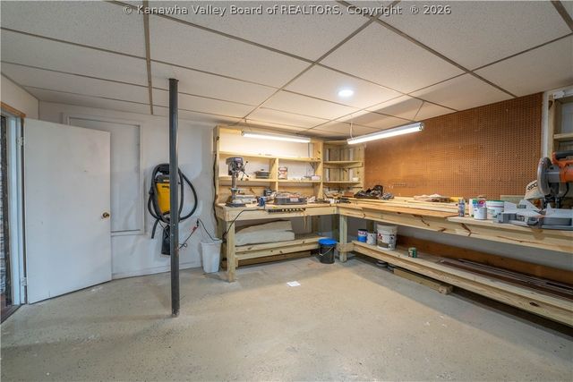 3 Surrey Drive, Hurricane, WV 25526