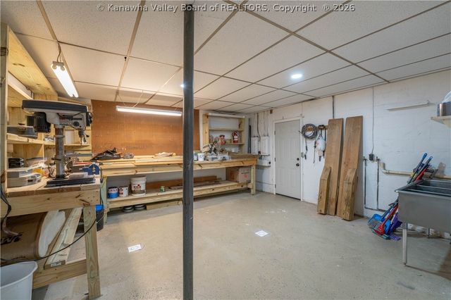 3 Surrey Drive, Hurricane, WV 25526