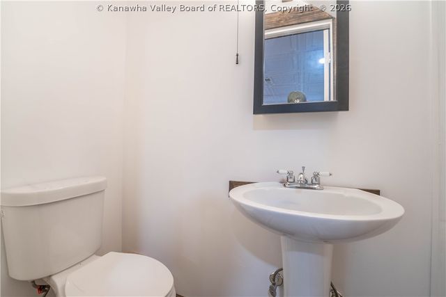 3 Surrey Drive, Hurricane, WV 25526