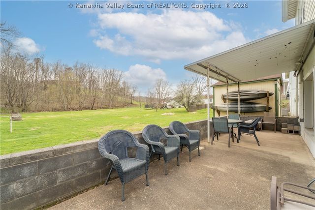 3 Surrey Drive, Hurricane, WV 25526