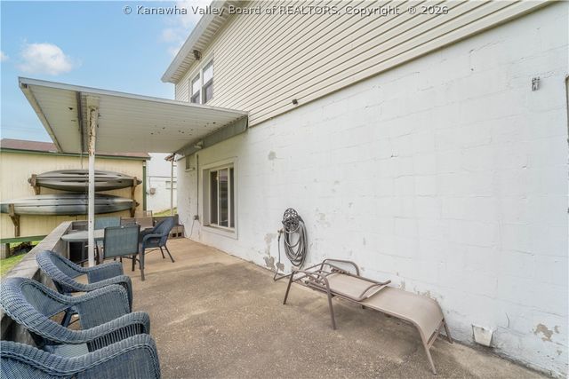 3 Surrey Drive, Hurricane, WV 25526