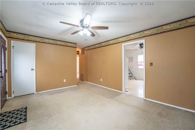 3 Surrey Drive, Hurricane, WV 25526