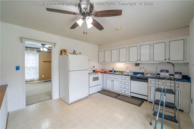 3 Surrey Drive, Hurricane, WV 25526