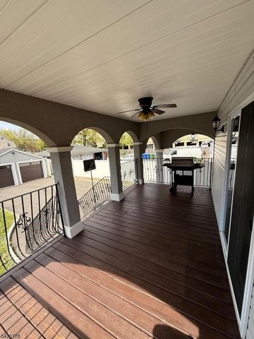 555 Hussa St, Linden City, NJ 07036
