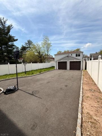 555 Hussa St, Linden City, NJ 07036
