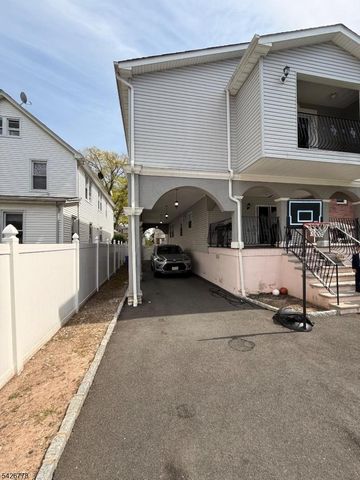 555 Hussa St, Linden City, NJ 07036