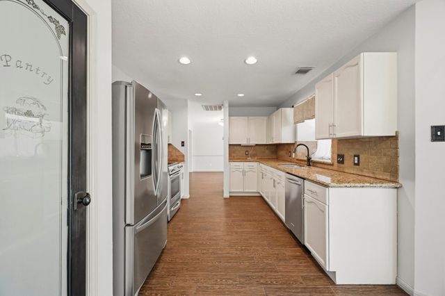 4111 Rocky Bend Drive, Sugar Land, TX 77479