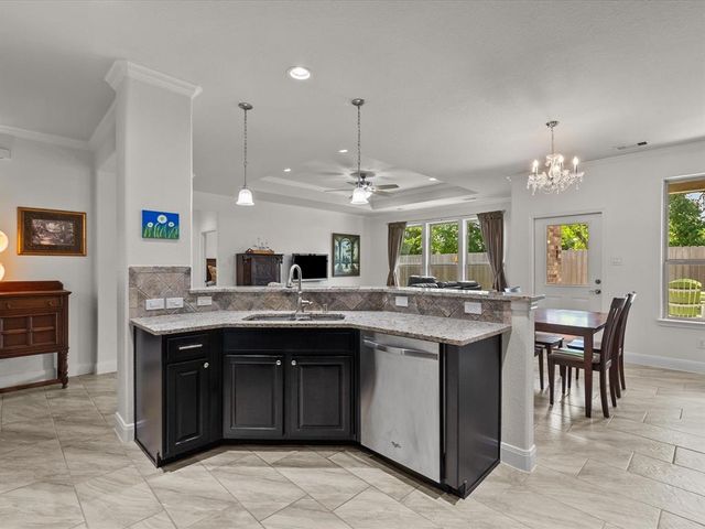 651 Tenuta Lane, League City, TX 77573