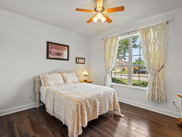 651 Tenuta Lane, League City, TX 77573