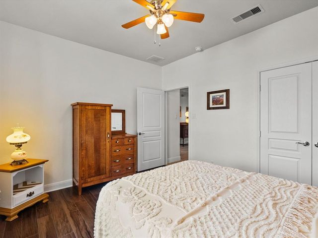 651 Tenuta Lane, League City, TX 77573