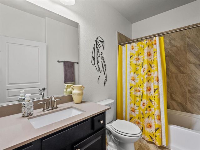 651 Tenuta Lane, League City, TX 77573