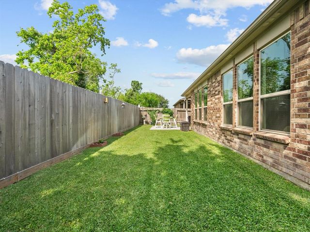 651 Tenuta Lane, League City, TX 77573